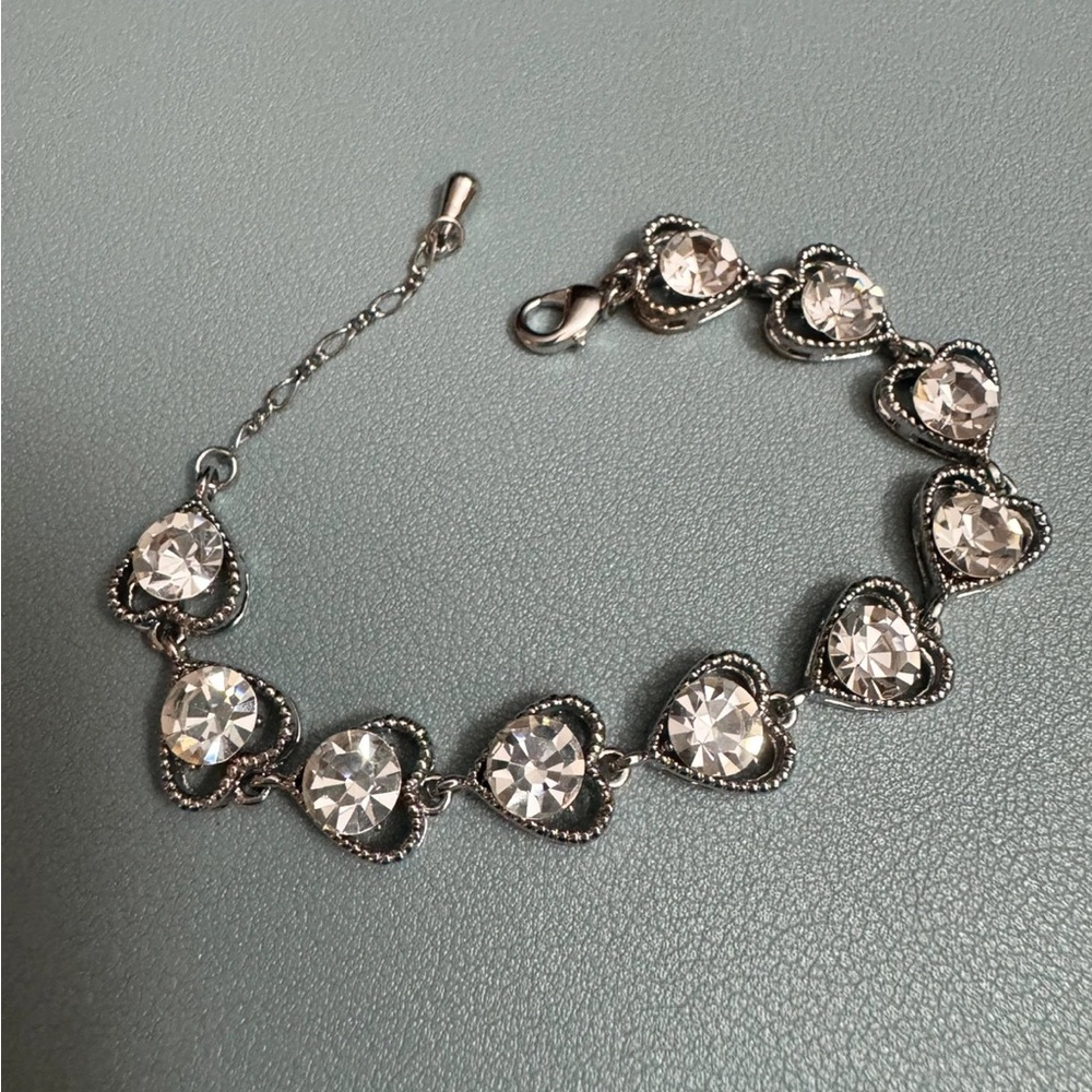 Elegant Silver Heart Bracelet